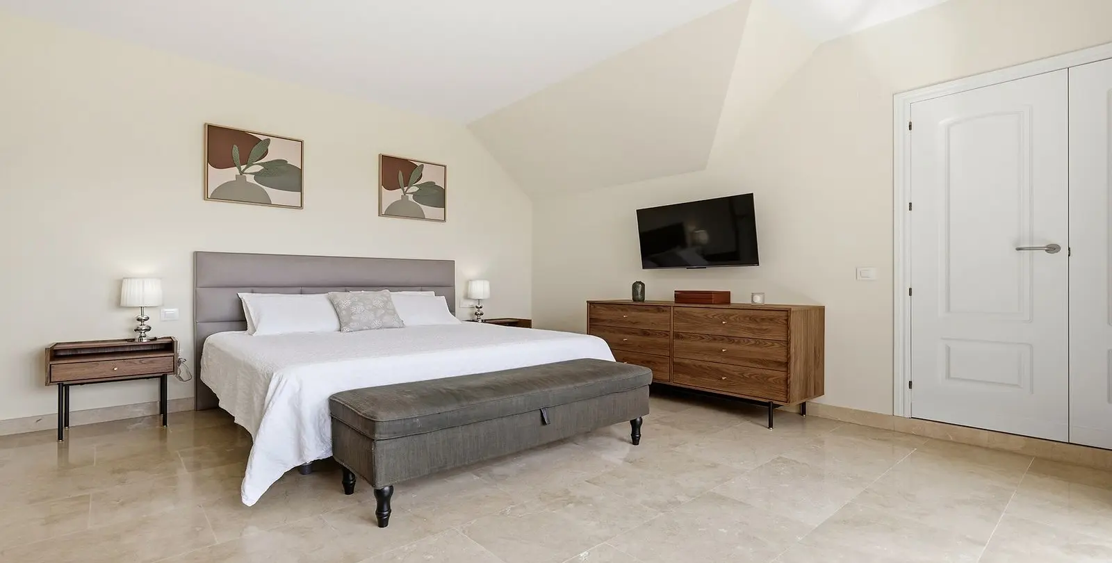 Sale of penthouse in La Duquesa 19