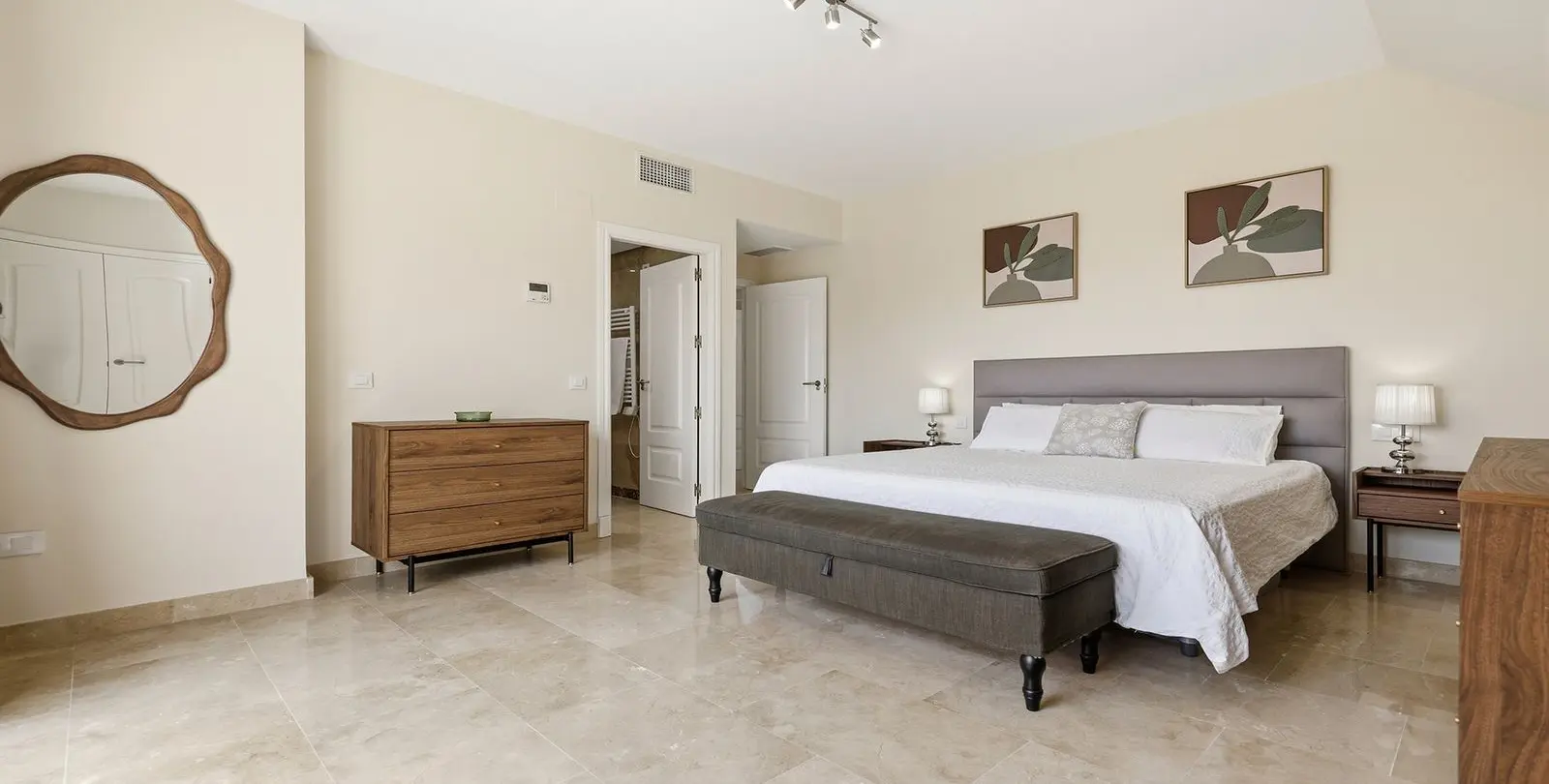 Sale of penthouse in La Duquesa 20