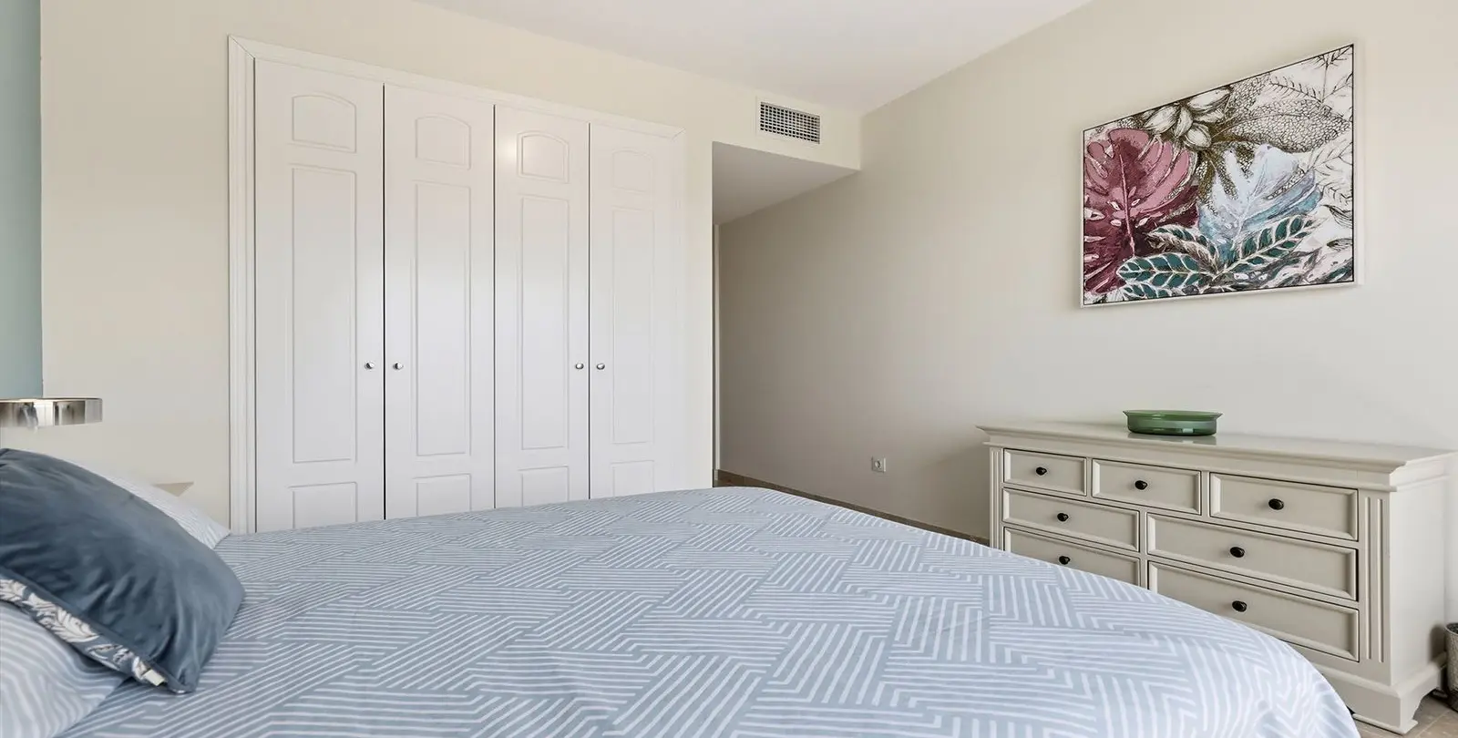 Sale of penthouse in La Duquesa 26