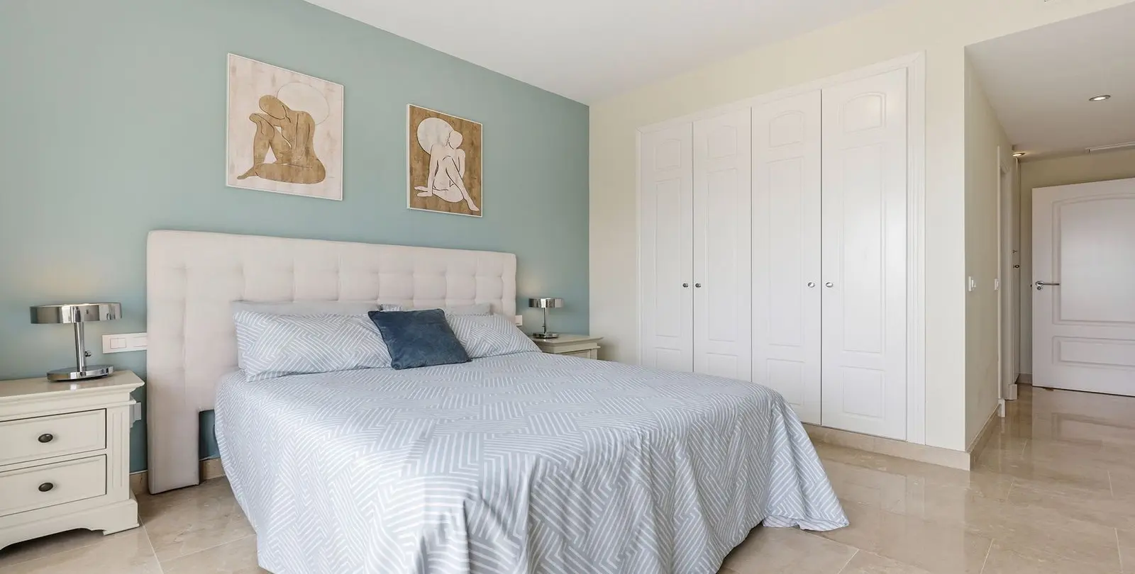 Sale of penthouse in La Duquesa 28