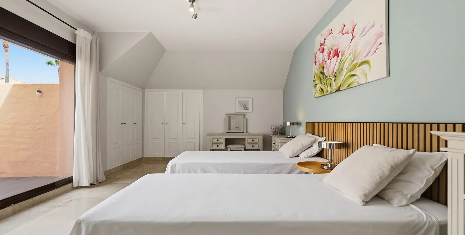 Sale of penthouse in La Duquesa 31