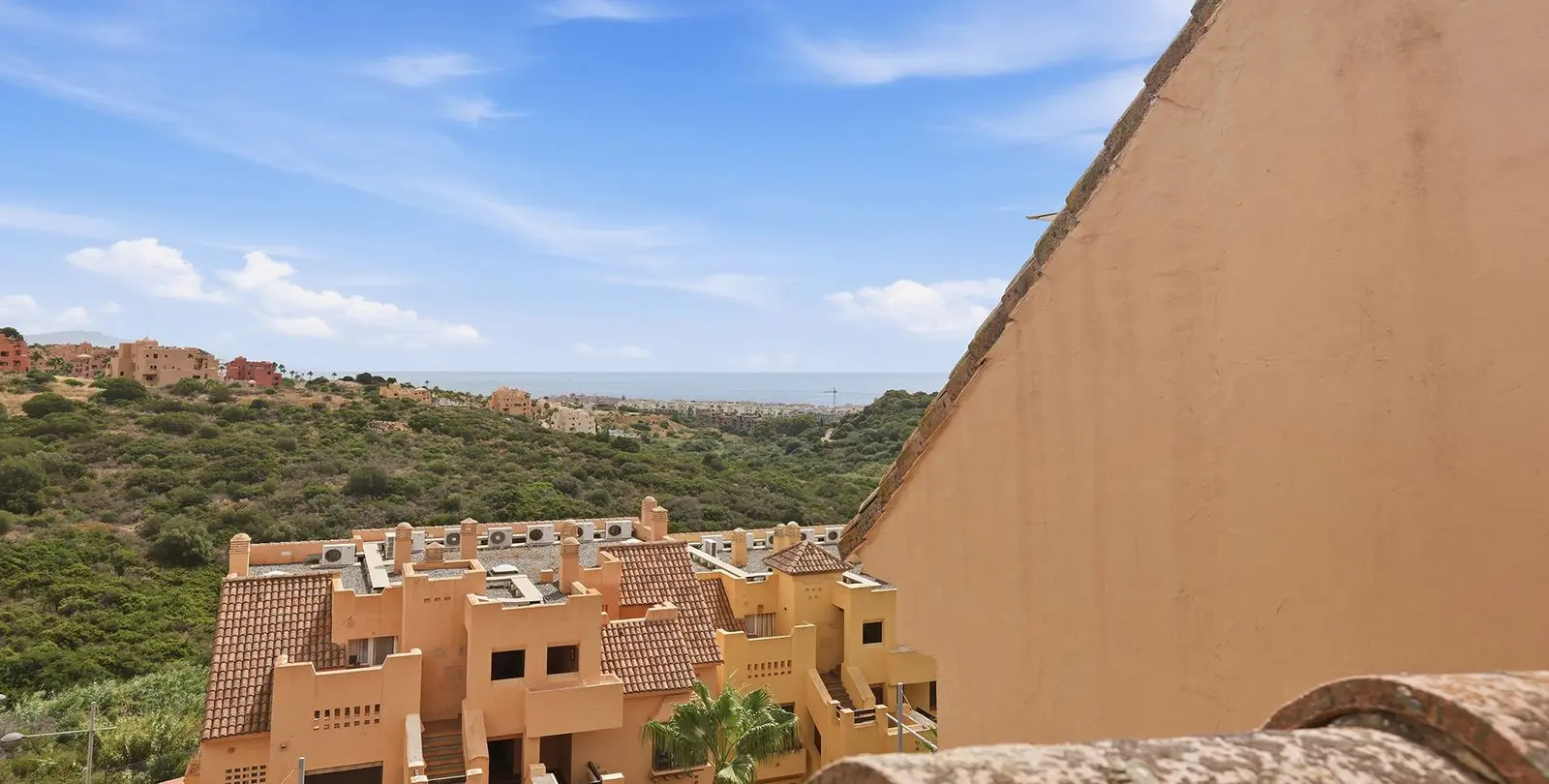 Sale of penthouse in La Duquesa 36