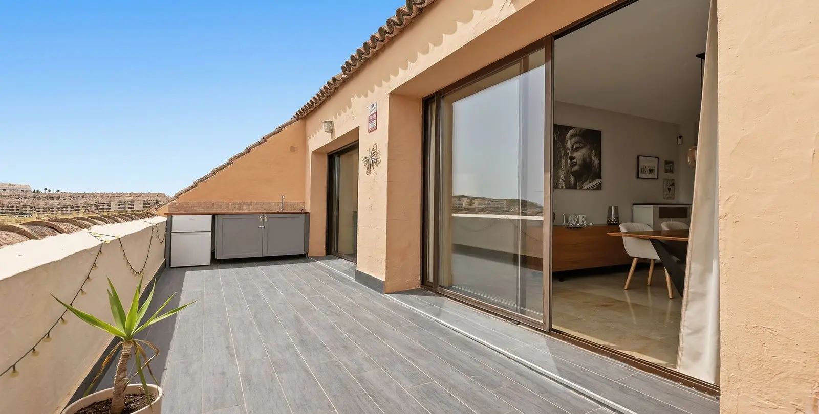 Sale of penthouse in La Duquesa 40