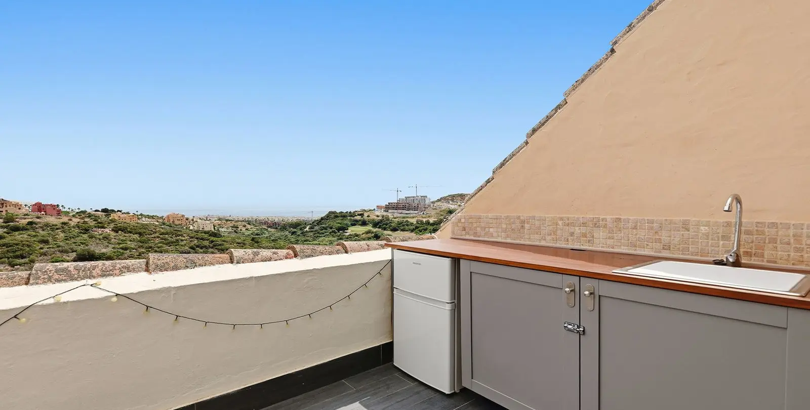 Sale of penthouse in La Duquesa 41