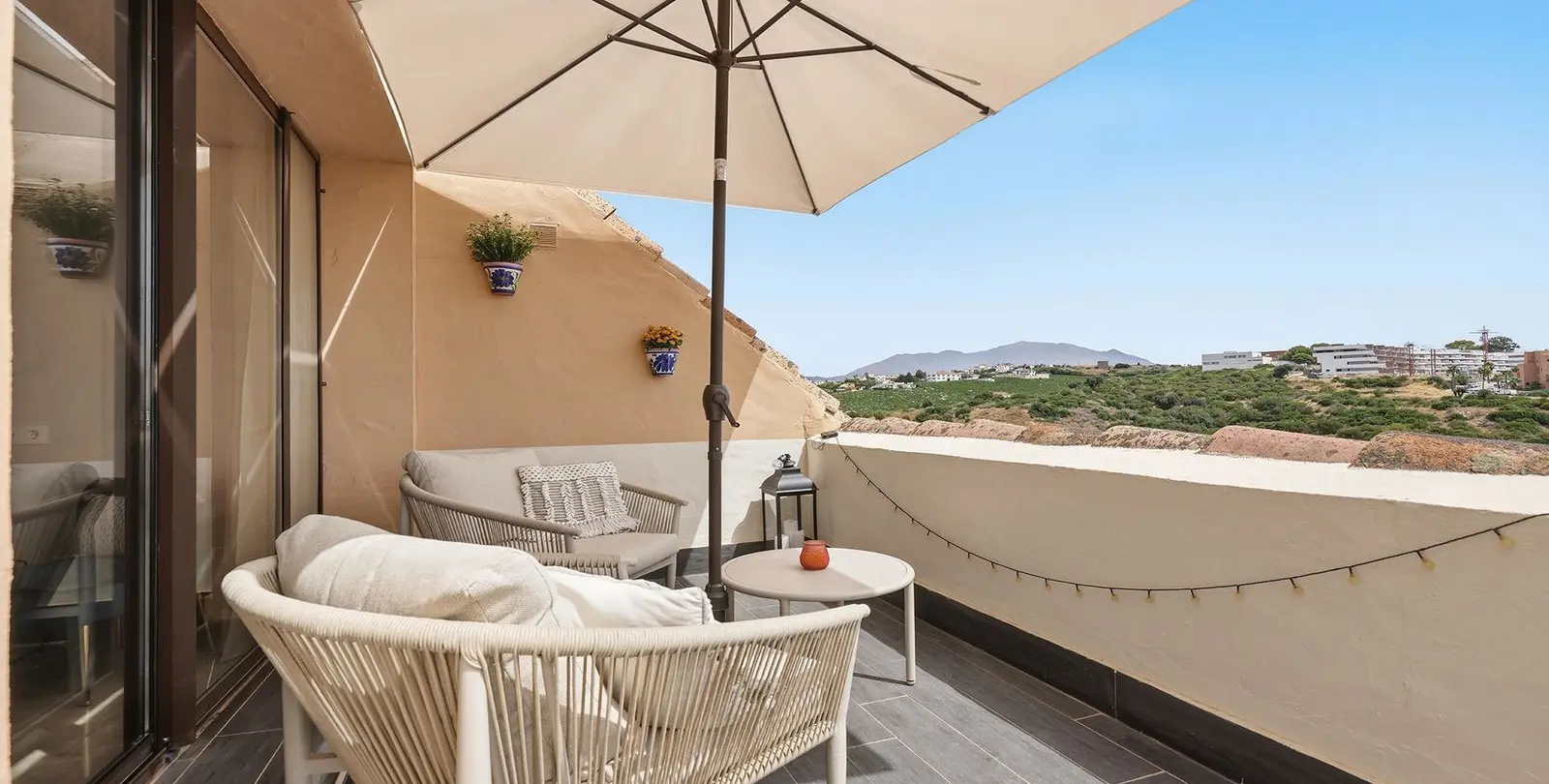 Sale of penthouse in La Duquesa 43
