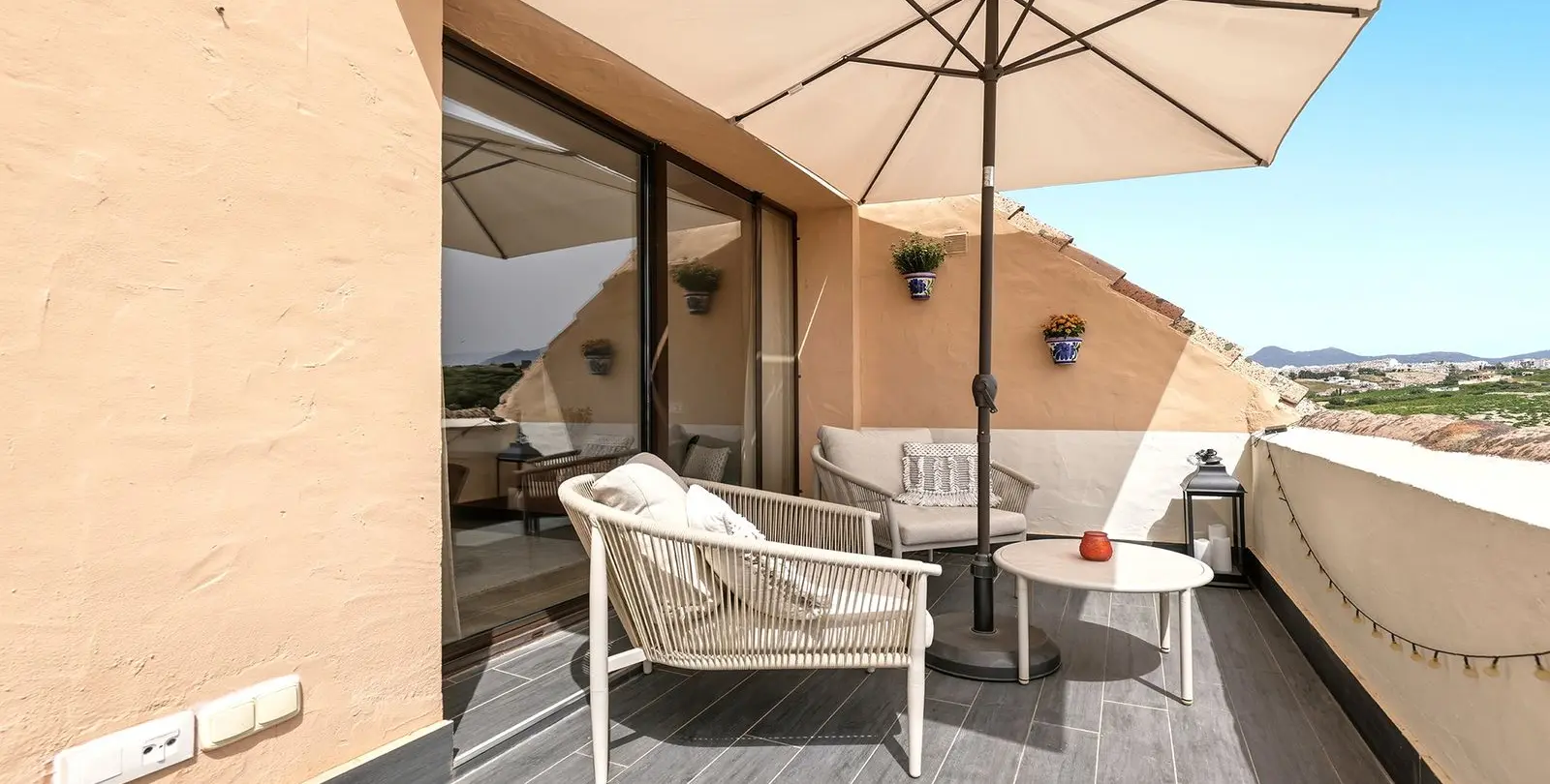 Sale of penthouse in La Duquesa 44