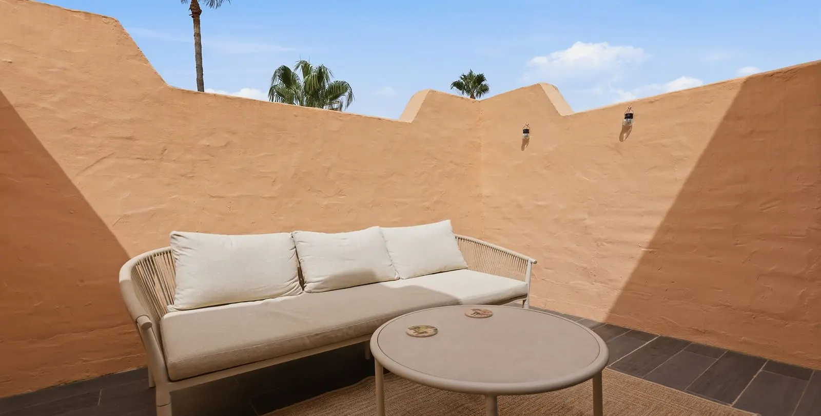 Sale of penthouse in La Duquesa 50
