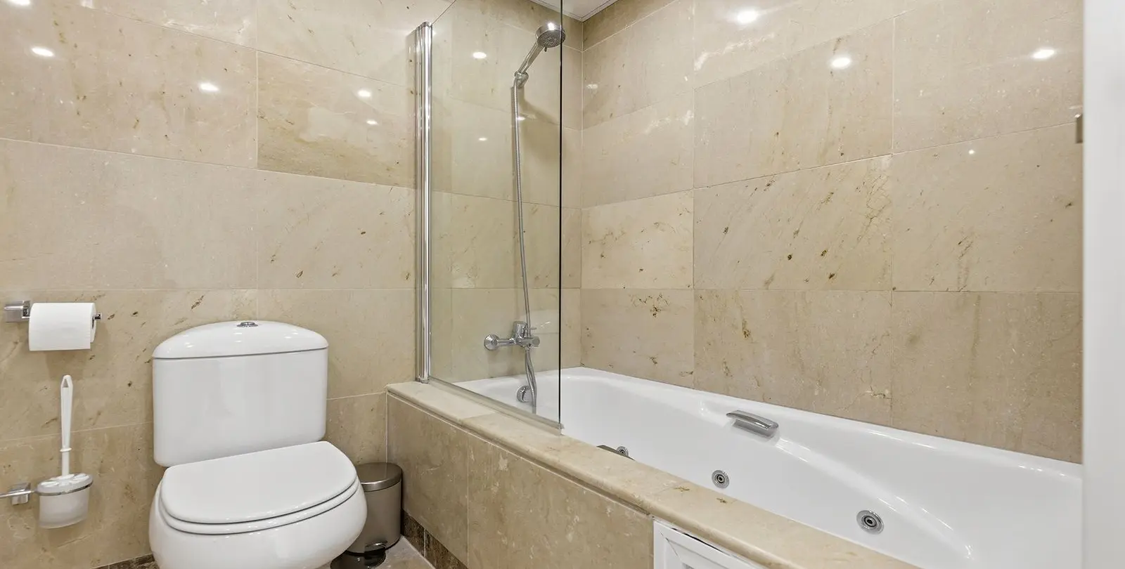 Sale of penthouse in La Duquesa 52