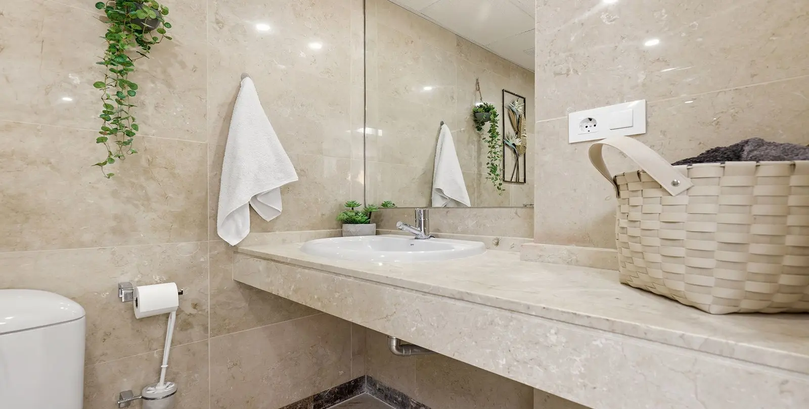 Sale of penthouse in La Duquesa 54