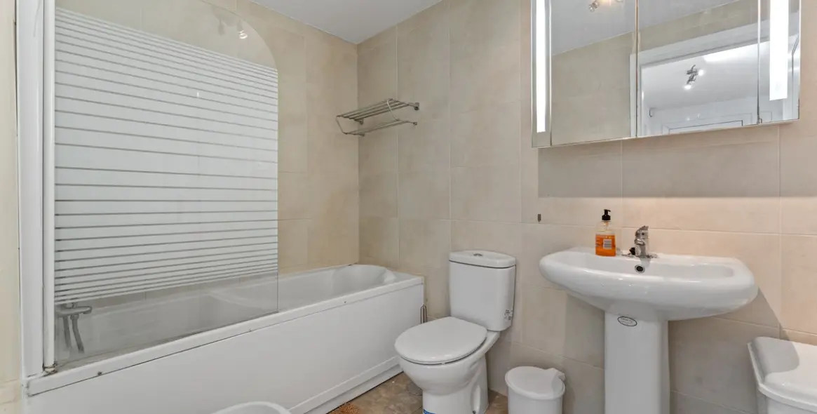 Sale of ground floor apartment in Benalmadena 14