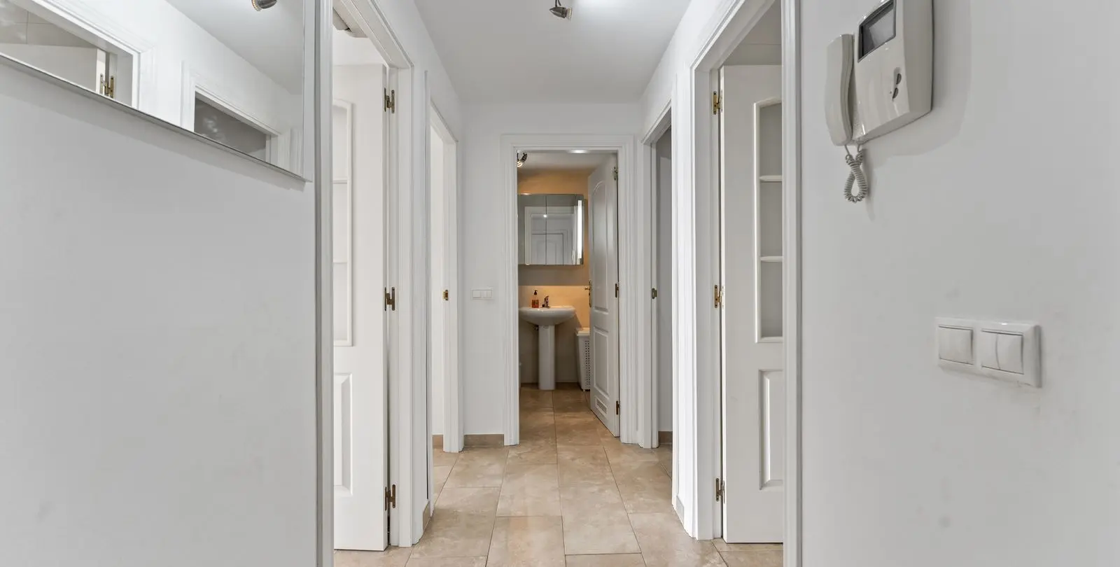 Sale of ground floor apartment in Benalmadena 9