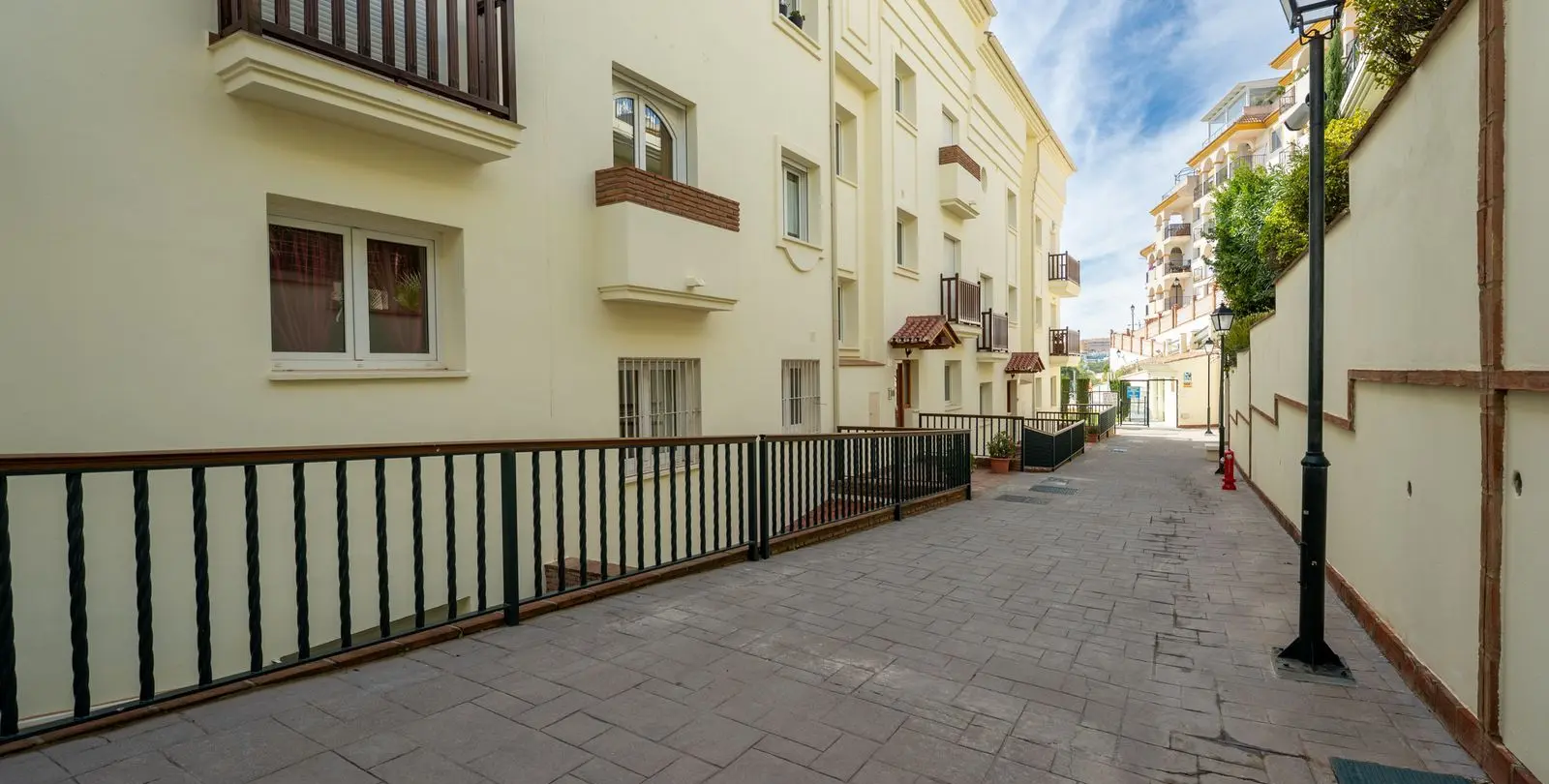Sale of ground floor apartment in Benalmadena 28