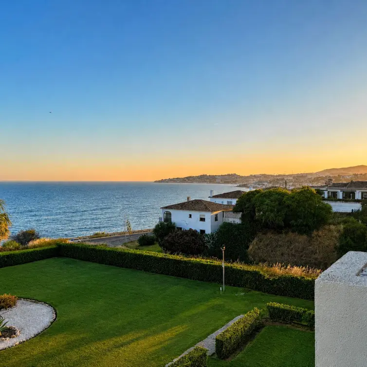 Venta de apartamento en planta media en El Chaparral