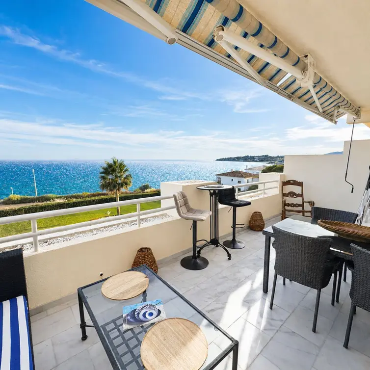 Venta de apartamento en planta media en El Chaparral