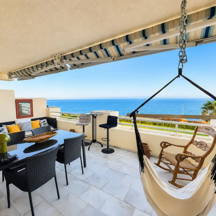 Venta de apartamento en planta media en El Chaparral