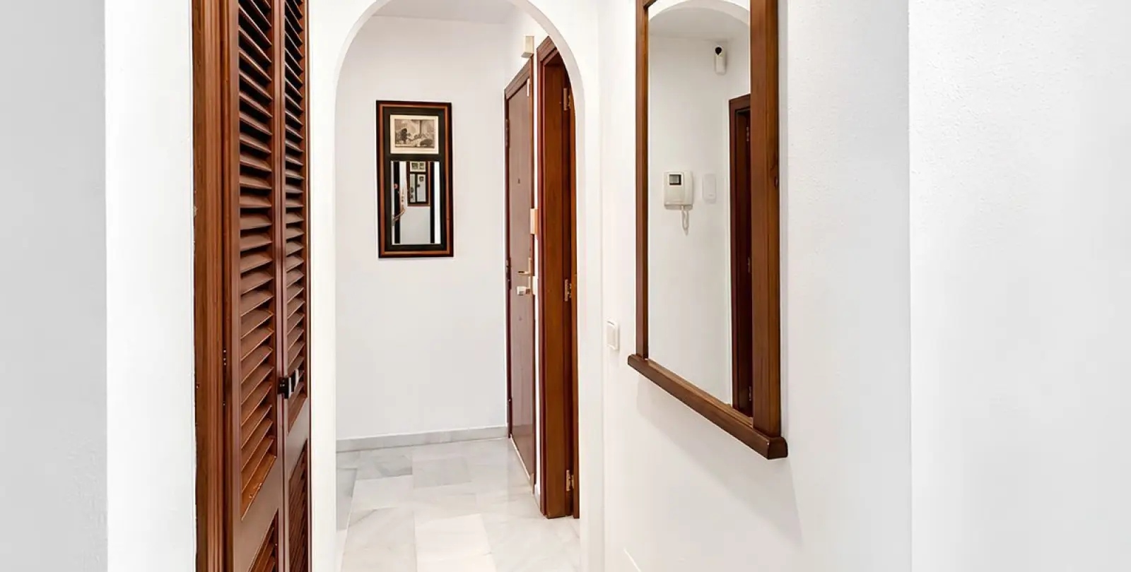 Venta de apartamento en planta media en El Chaparral 16