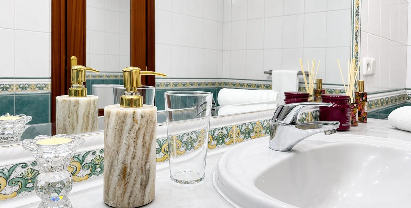Venta de apartamento en planta media en El Chaparral 19