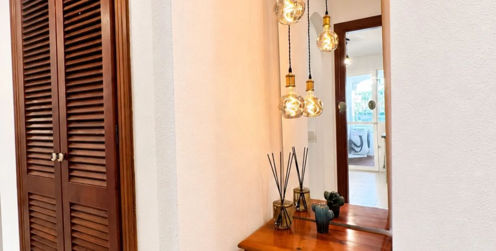 Venta de apartamento en planta media en El Chaparral 21