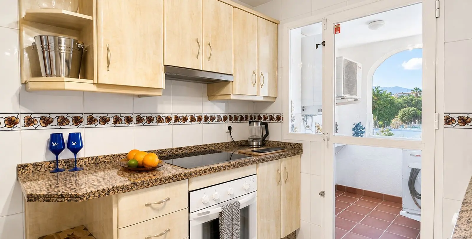 Venta de apartamento en planta media en El Chaparral 29