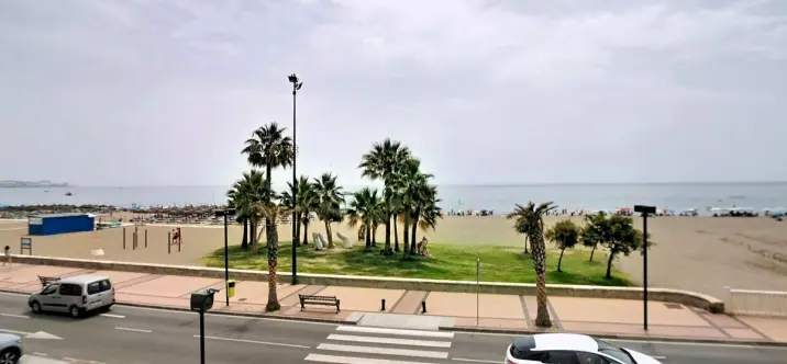Продажа апартаментов на среднем этаже в Fuengirola 0