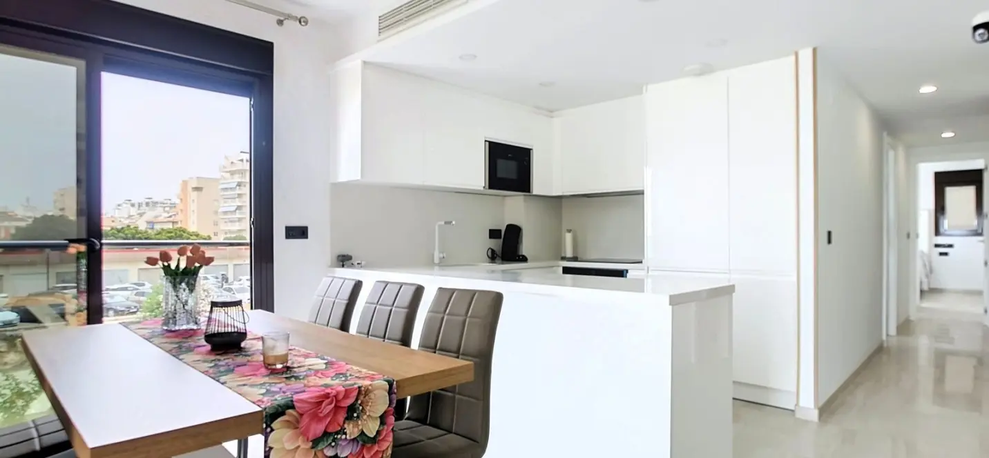 Venta de apartamento en planta media en Fuengirola 4