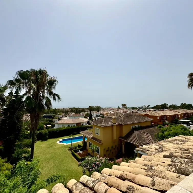 Sale of middle floor apartment in Atalaya