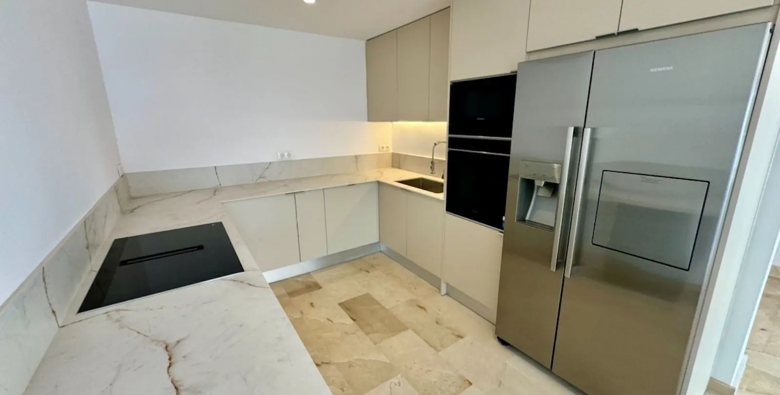 Sale of middle floor apartment in Atalaya 6
