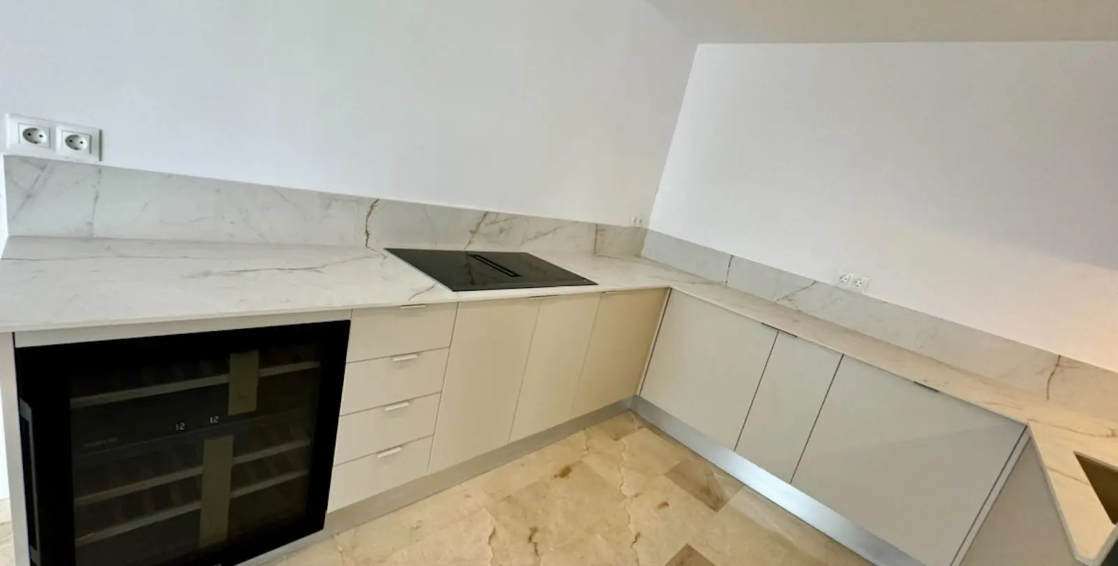 Sale of middle floor apartment in Atalaya 7