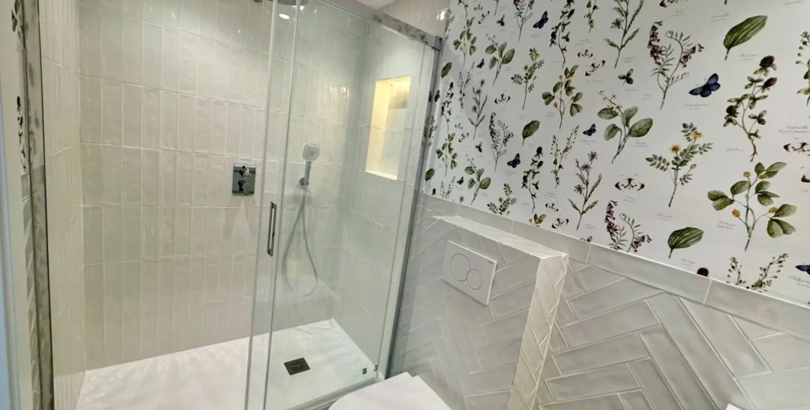 Sale of middle floor apartment in Atalaya 12