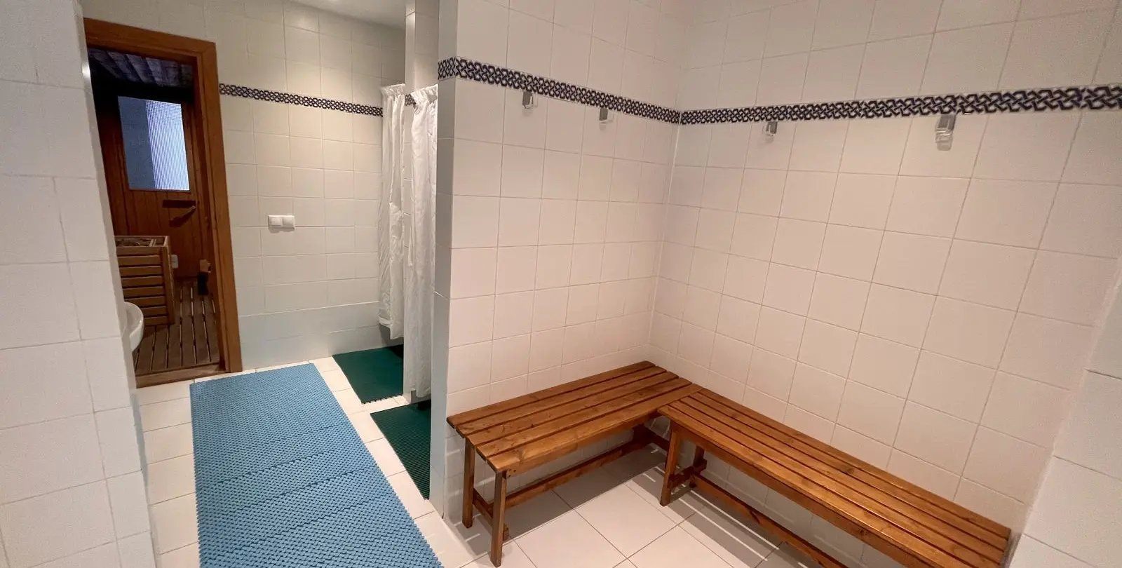 Sale of middle floor apartment in Atalaya 24