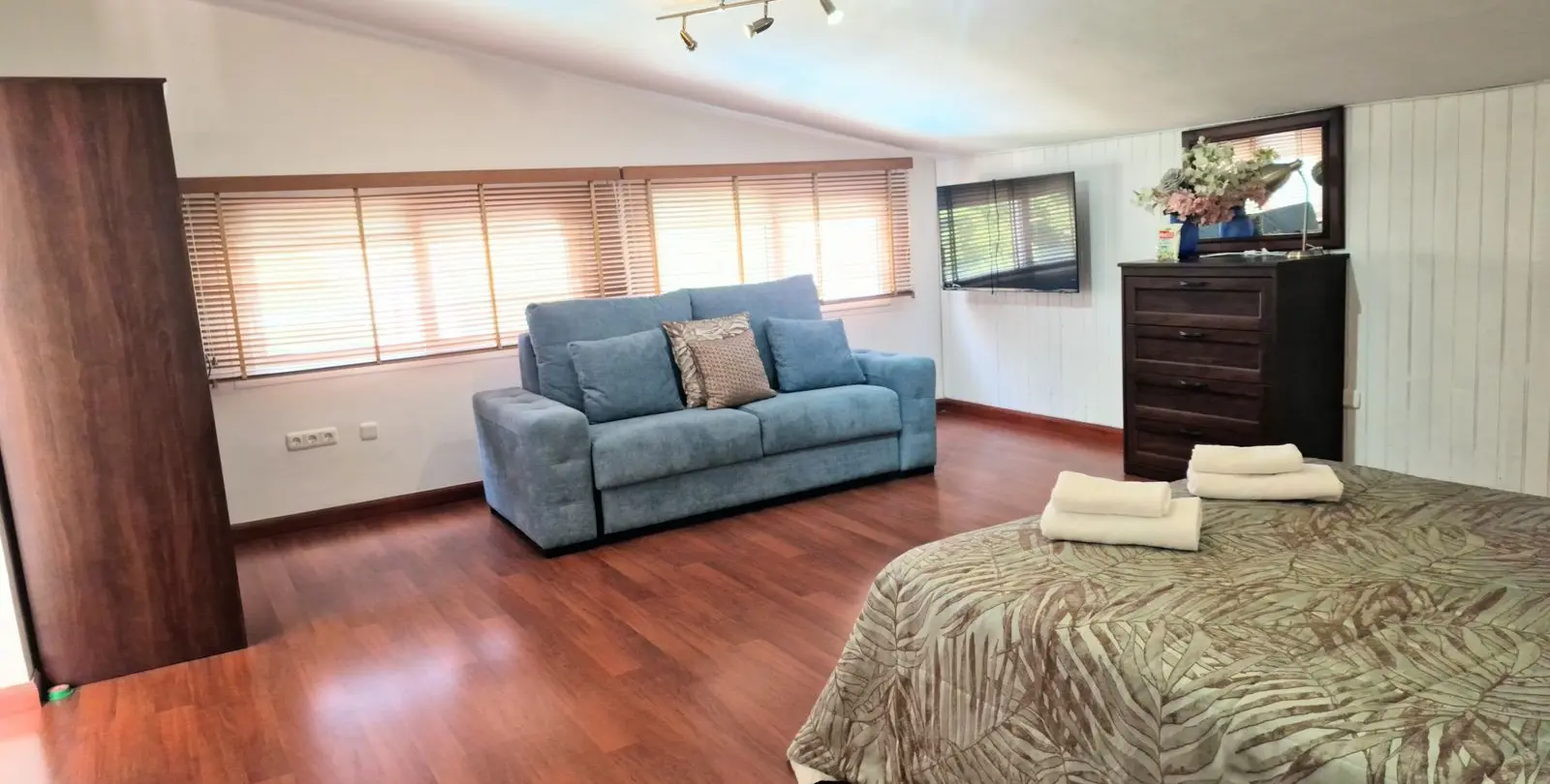 Sale of penthouse duplex in La Carihuela 27