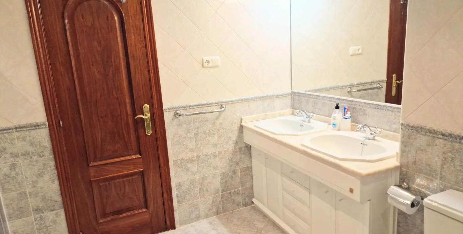 Sale of penthouse duplex in La Carihuela 36