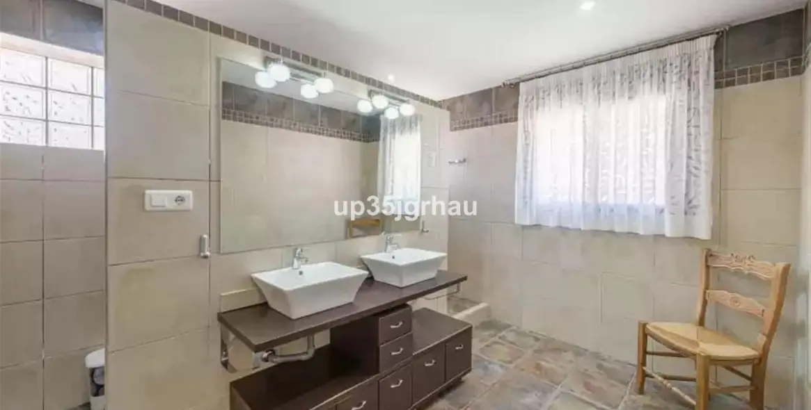 Venta de villa independiente en Estepona 26