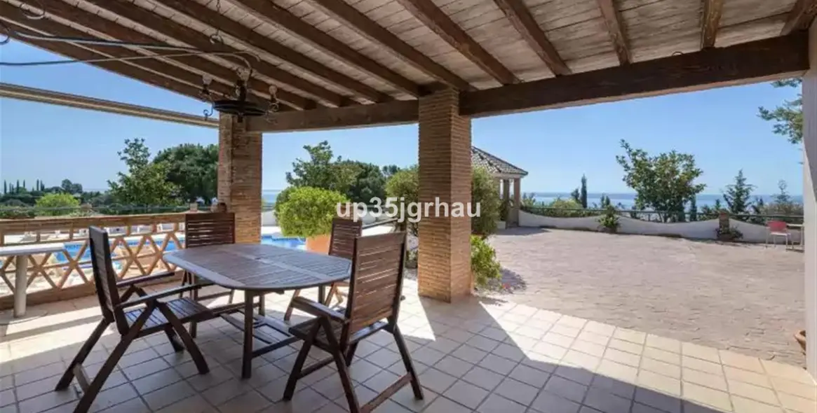 Venta de villa independiente en Estepona 28
