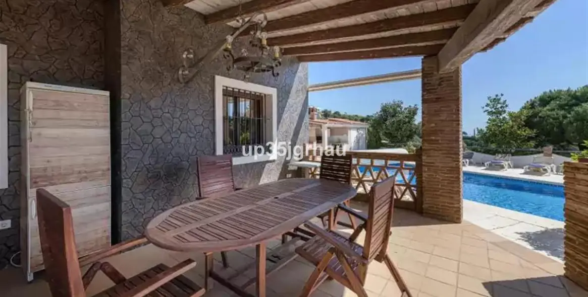 Venta de villa independiente en Estepona 32