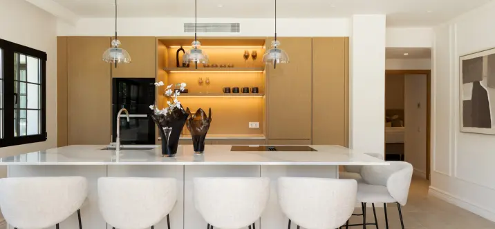 Venta de apartamento en planta media en Nueva Andalucía 0