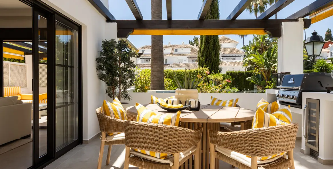 Venta de apartamento en planta media en Nueva Andalucía 16