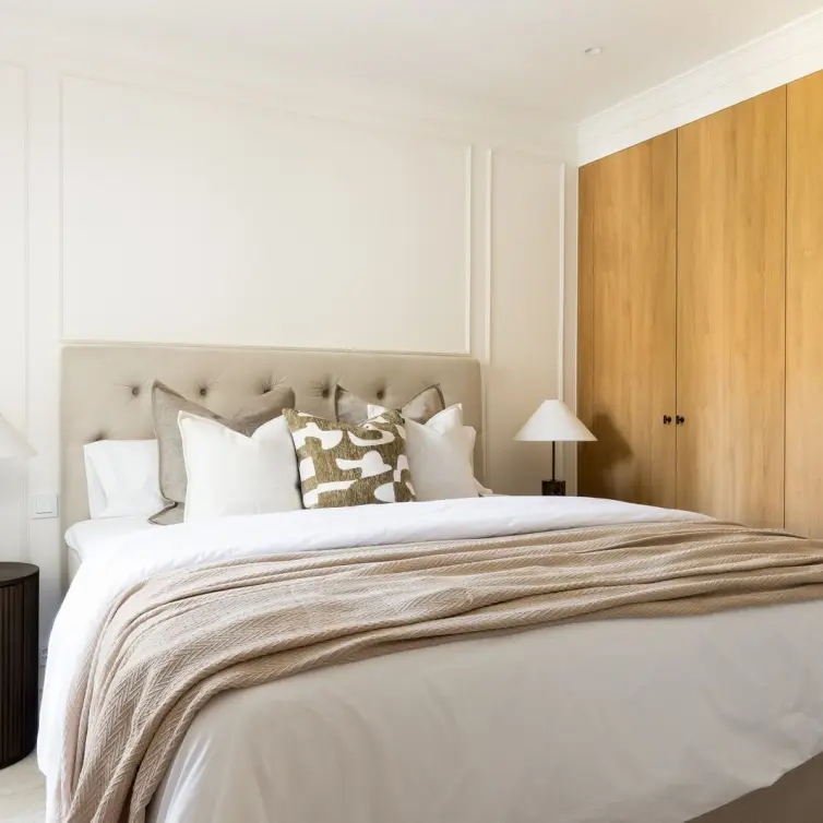 Sale of middle floor apartment in Nueva Andalucía