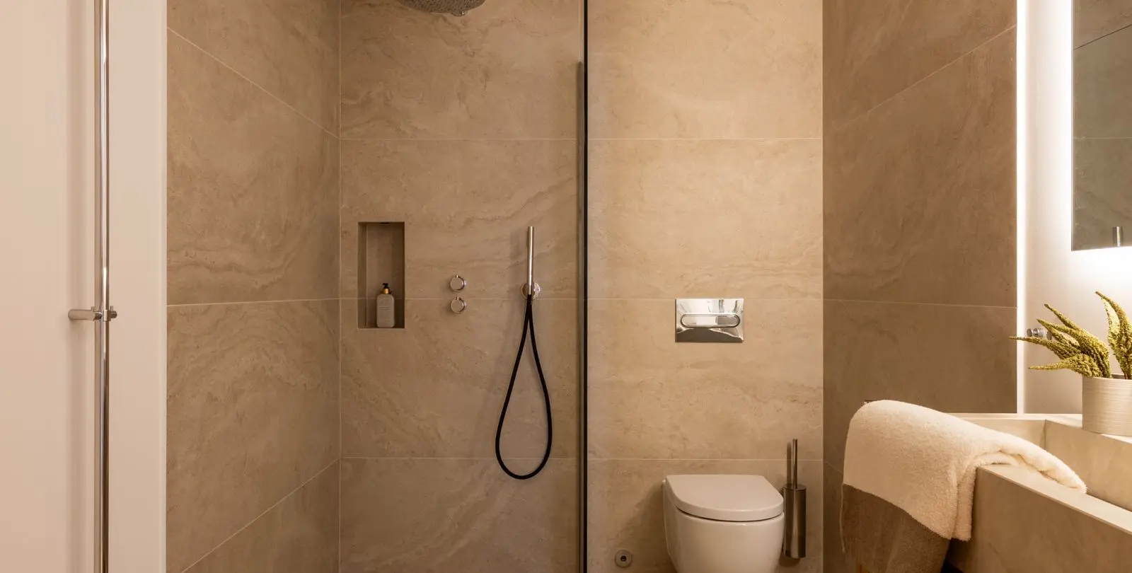 Sale of middle floor apartment in Nueva Andalucía 11