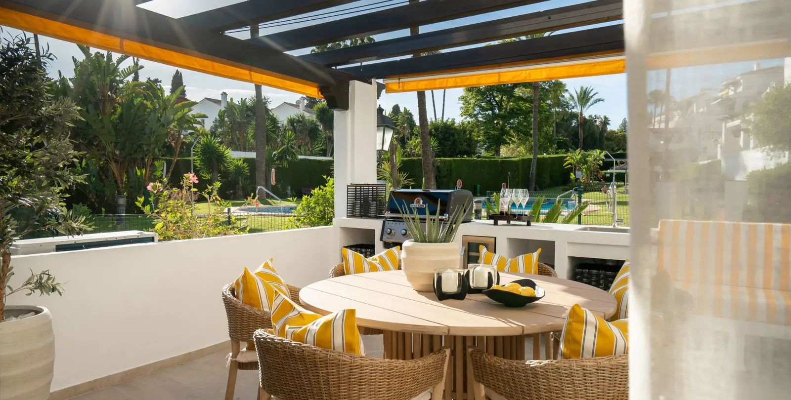Sale of middle floor apartment in Nueva Andalucía 22