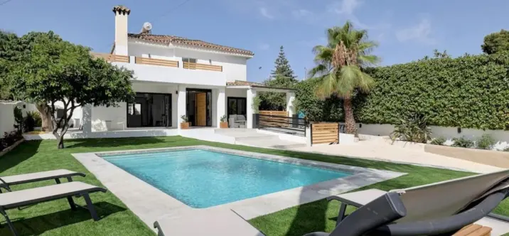 Venta de villa independiente en Marbella 0