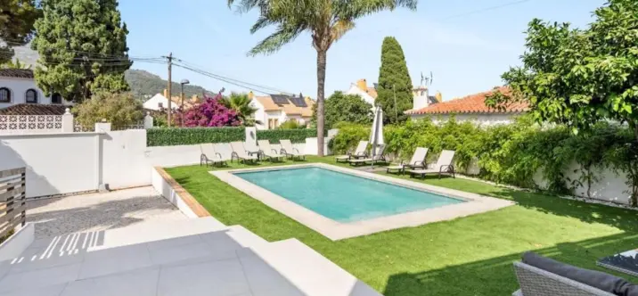 Venta de villa independiente en Marbella 1