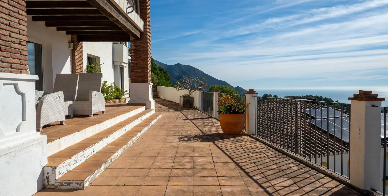 Sale of detached villa in Mijas 41