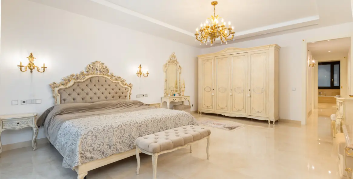 Venta de villa independiente en Estepona 9