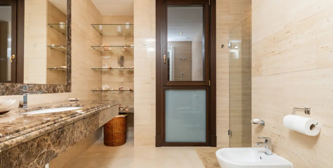 Venta de villa independiente en Estepona 10
