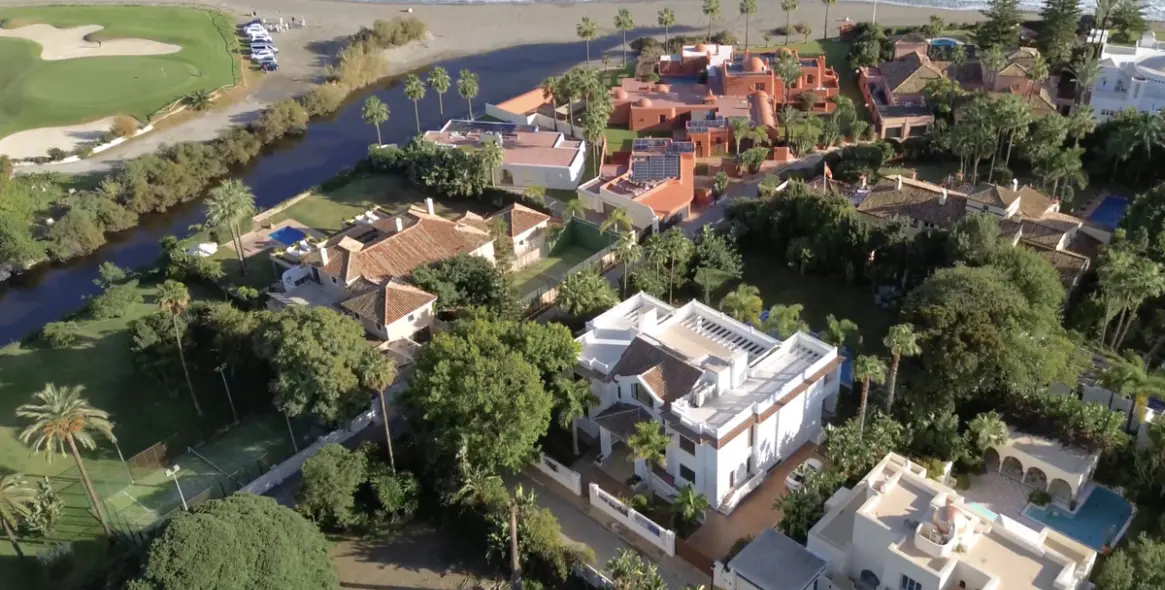 Venta de villa independiente en Estepona 19