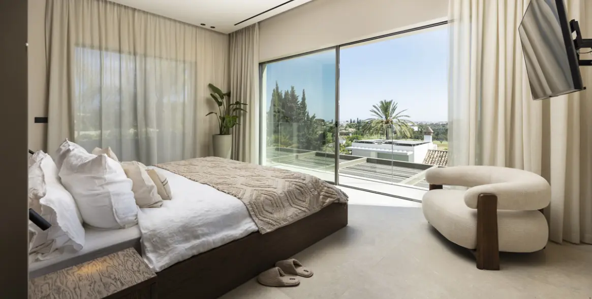 Venta de villa independiente en Nueva Andalucía 10