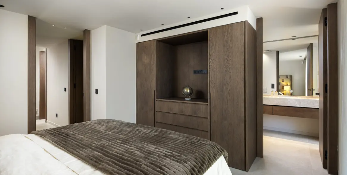 Venta de villa independiente en Nueva Andalucía 13