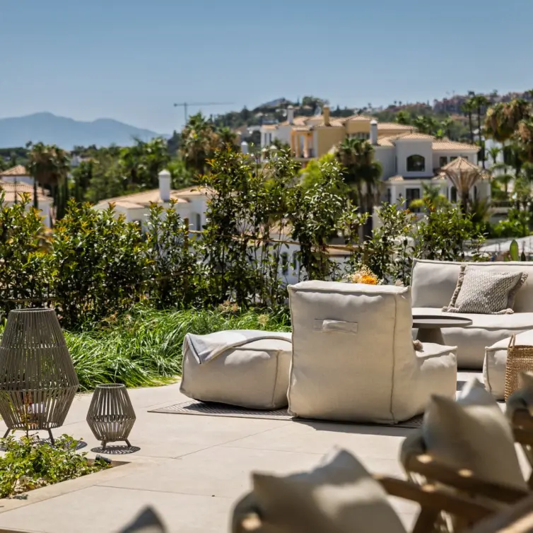 Venta de villa independiente en Nueva Andalucía