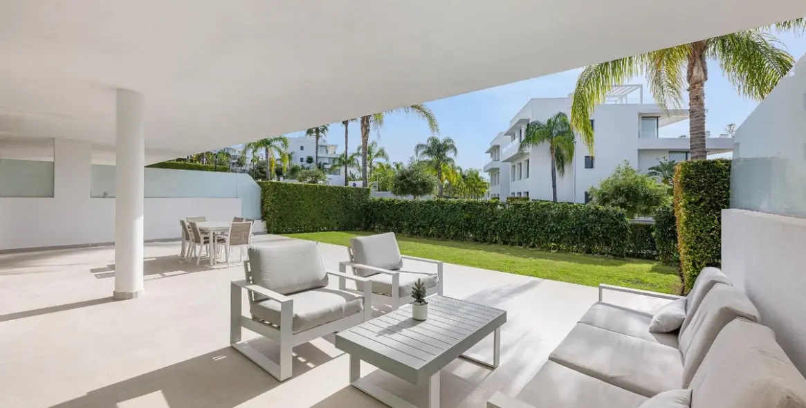 Short-term rent of ground floor apartment in Estepona 1